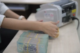 Ngân hàng hỗ trợ 'tận răng' để kéo khách hàng
