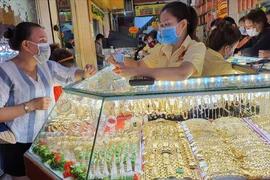 Thủ tướng yêu cầu ổn định thị trường vàng, thu hẹp chênh lệch giá