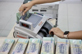 Xử lý nghiêm nhà băng niêm yết thấp nhưng trả lãi cao