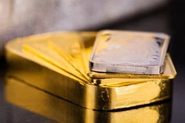 Giá vàng 'quay xe' giảm nhanh, chênh lệch trong nước và thế giới thu hẹp
