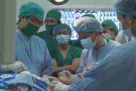 Nội soi thành công bệnh nhân lạc tinh hoàn trong ổ bụng