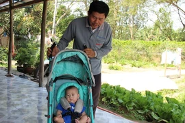 Gia đình bé văng khỏi bụng mẹ bãi nại cho tài xế