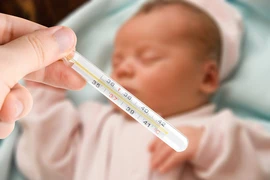 Cách phân biệt sốt siêu vi và sốt xuất huyết