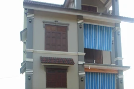 Bị bỏng xăng khi tranh quyền thừa kế nhà