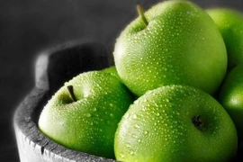 Hợp chất trong táo và cà chua xanh giúp giảm teo cơ