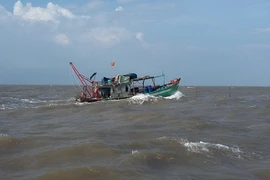 Cứu vớt kịp thời 21 người trôi dạt trên biển 