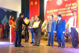 ĐH Sư phạm Đà Nẵng đón nhận huân chương Lao động hạng Nhất