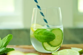 Những tác hại không ngờ khi uống nước chanh giảm cân