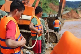 Đưa thi thể nạn nhân vụ Sông Bung về quê an táng