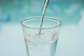 5 cách uống nước nguy hiểm khôn lường