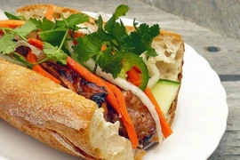 Thưởng thức bánh mì thịt nướng ngon nhất thế giới ở SG