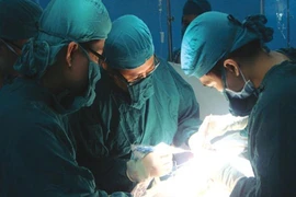 ‘Súng’ xém bị lột da vì xài ‘áo mưa’ dỏm