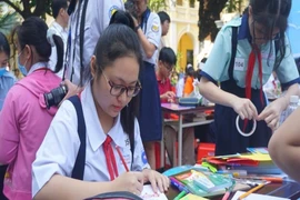 TP.HCM: 162 học sinh 'Lớn lên cùng sách'