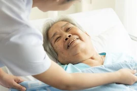 Cách chăm sóc người bệnh đột quỵ