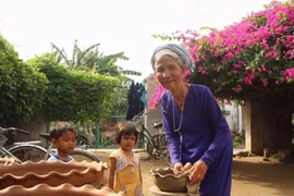 Từ chuyện Khaisilk, nhớ về gốm cổ Bàu Trúc