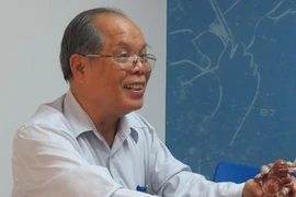 'Luật záo zụk' và 'cuộc loạn đả' vì tiếng mẹ đẻ