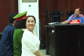 Bà Nguyễn Phương Hằng đã có mặt ở phòng xử