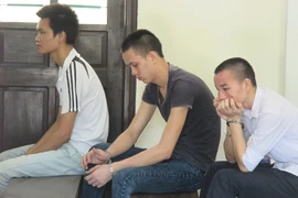 Lái xe hơi chở đồng phạm đi ăn trộm 