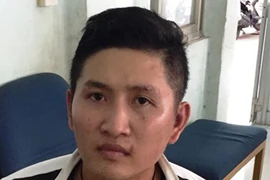 Giả cảnh sát hình sự cưỡng đoạt tiền và tình gái đứng đường