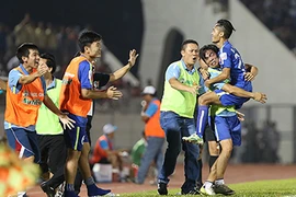 Thắng nghẹt thở Đồng Nai, HA Gia Lai sáng cửa trụ hạng