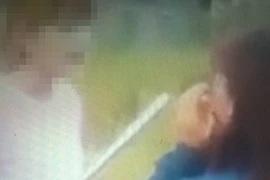 Công an xác minh clip nữ sinh dùng gậy sắt đánh bạn