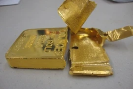 Nhân viên giám định vàng lừa hơn 1 tỉ đồng
