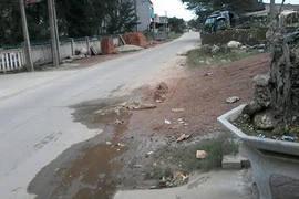 Côn đồ truy sát một thanh niên cụt chân