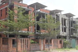 Thi thể nam thanh niên trong khu nhà hoang ở TP.HCM