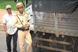 Đình chỉ tổ CSGT Đắk Nông kiểm tra sổ chớp nhoáng