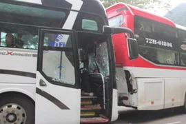 Lâm Đồng báo cáo vụ 2 xe khách ‘dìu nhau’ trên đèo