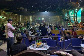 Cả trăm dân chơi nghi sử dụng ma túy trong quán bar ở quận 5