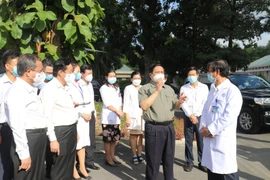 Thủ tướng chỉ đạo quan tâm hơn đội ngũ y, bác sĩ chống dịch