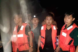 Đội trưởng Dân quân và Bí thư Đoàn xã cứu 2 thanh niên bị nước cuốn
