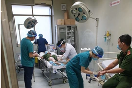 3 công an Phú Nhuận bị ném ‘bom xăng' phải nhập viện cấp cứu