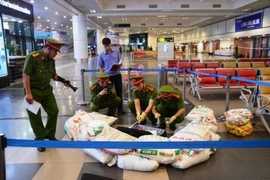 Siết chặt buôn lậu, gian lận thương mại qua cảng hàng không