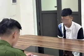 Bắt kẻ đập vỡ 9 kính ô tô để trộm cắp
