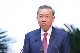 Chủ tịch Đảng Nhân dân Campuchia Samdech Hun Sen chúc mừng Tổng Bí thư Tô Lâm