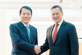 Bộ trưởng Lương Tam Quang hội kiến Thủ tướng Campuchia