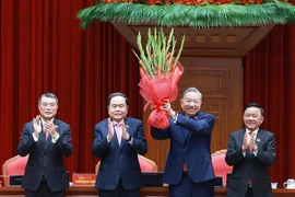 Công bố danh sách Ủy viên Bộ Chính trị, Ban Bí thư khóa XIV