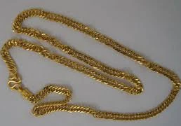 Vào tiệm vàng giật dây chuyền vì thua bài 20 triệu