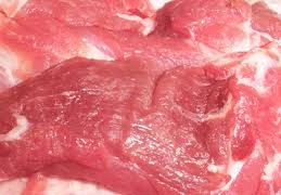 Thịt heo ăn không hết bỗng chuyển sang màu đỏ tươi như máu