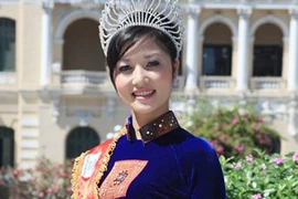Một hoa hậu viết đơn xin trả lại vương miện