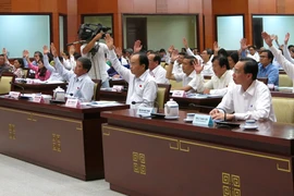 Kỳ họp bất thường nhằm phê chuẩn những vấn đề cấp bách 
