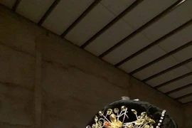 Những 'đại gia' âm thầm đứng sau thần đồng Đức Vĩnh