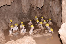 Khám phá 'tắm bùn hang động' tại Phong Nha - Kẻ Bàng