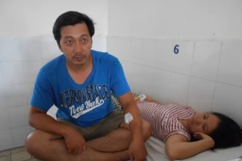 Ăn bánh cuốn ở tiệm gần nhà, 10 người nhập viện