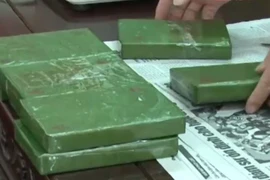 Cử nhân sư phạm đi buôn 8 bánh heroin