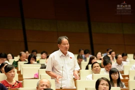 'Cán bộ của tôi không vòi tiền, toàn dân tự đưa thôi'
