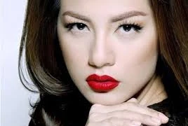 Cựu siêu mẫu Ngọc Thúy thắng kiện một tờ báo
