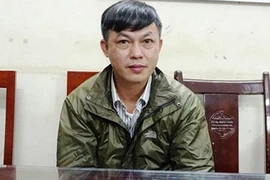 Đặt máy quay trộm rồi tống tiền CSGT